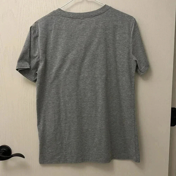 Dog Mom V Neck T Shirt Size Small w Paw Print only worn once! - Picture 4 of 4